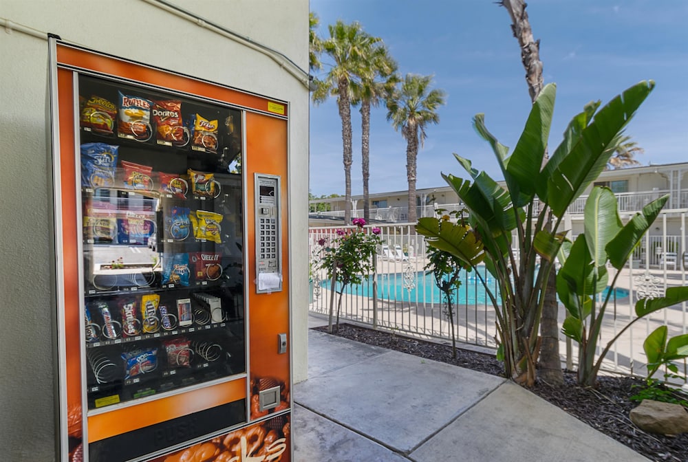 Motel6 Santa Maria, CA - South 6/56