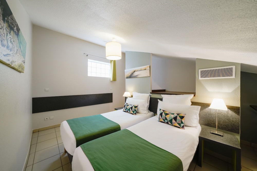 Appart City Confort La Ciotat Cote Port 5/60