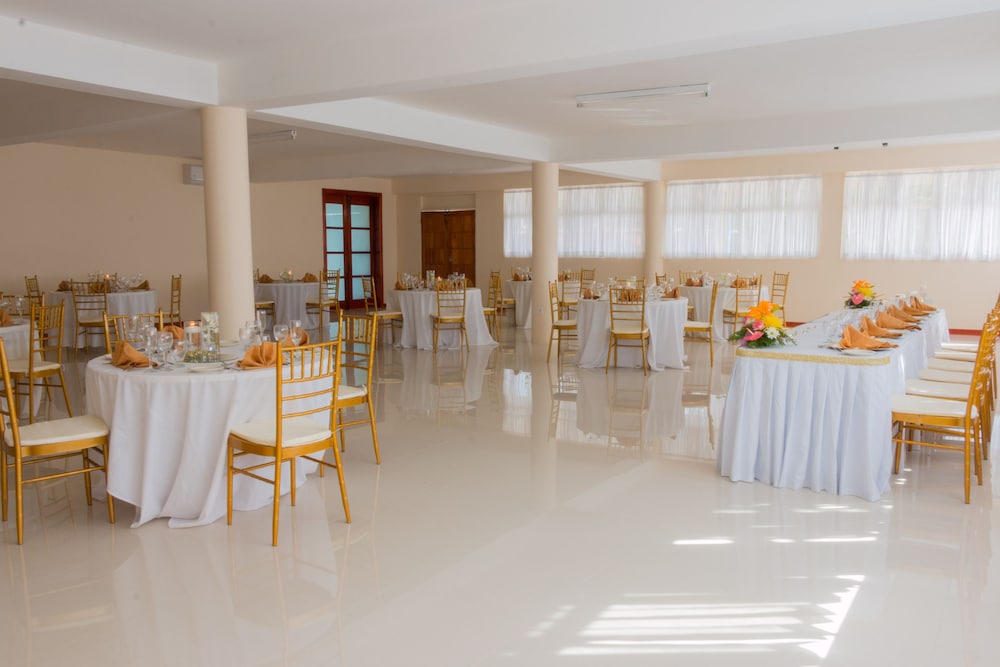 Travellers Beach Resort 50/61