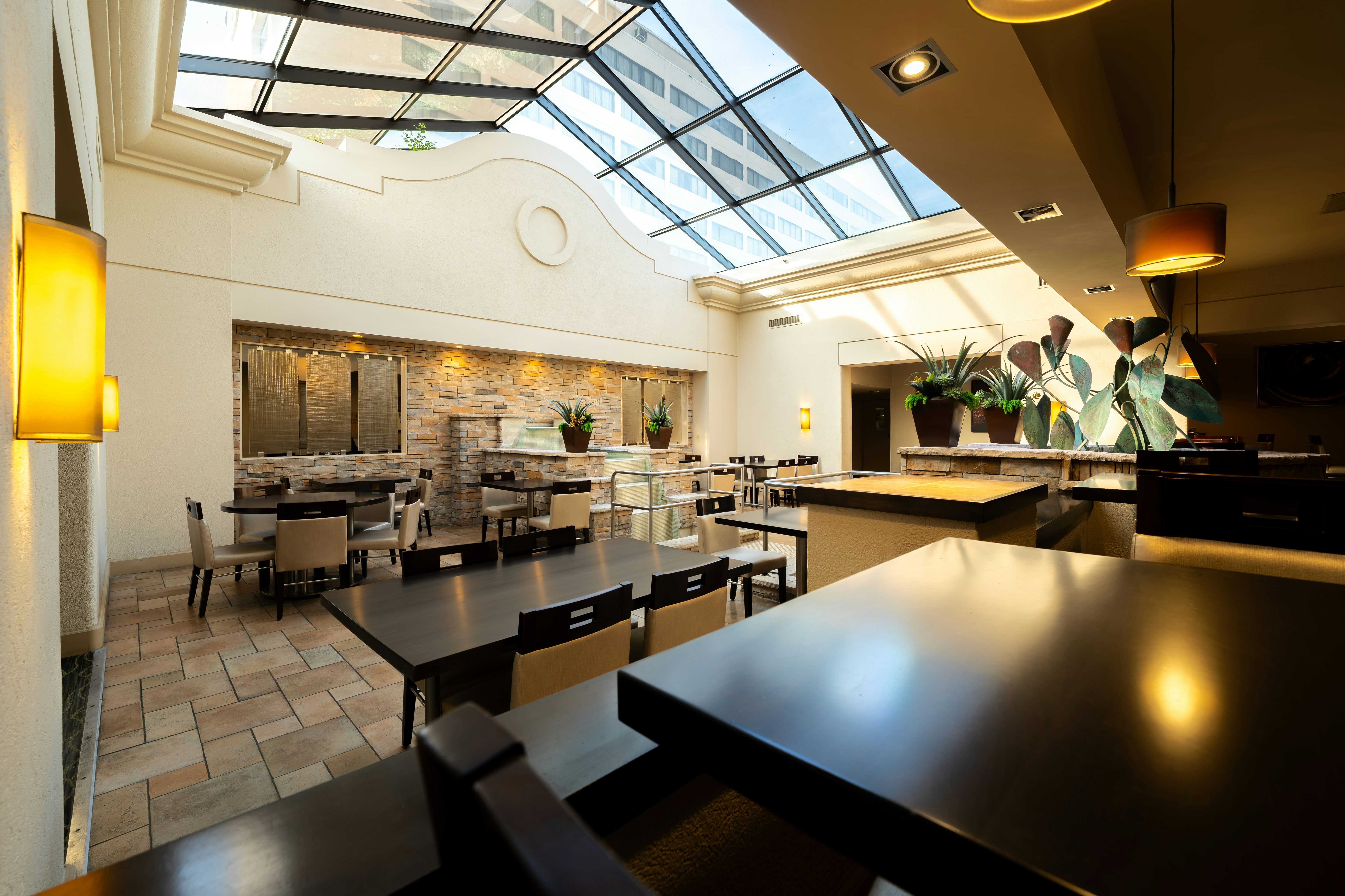 Doubletree By Hilton Houston Hobby Airport 17/28