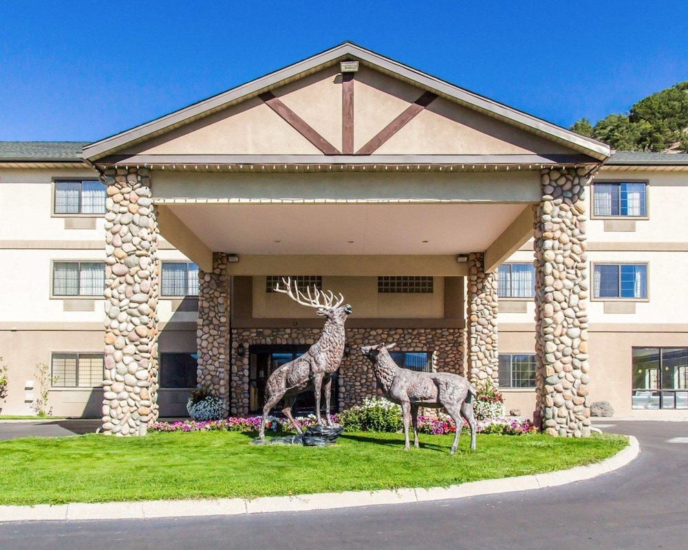 Quality Inn & Suites Vail Valley 2/35