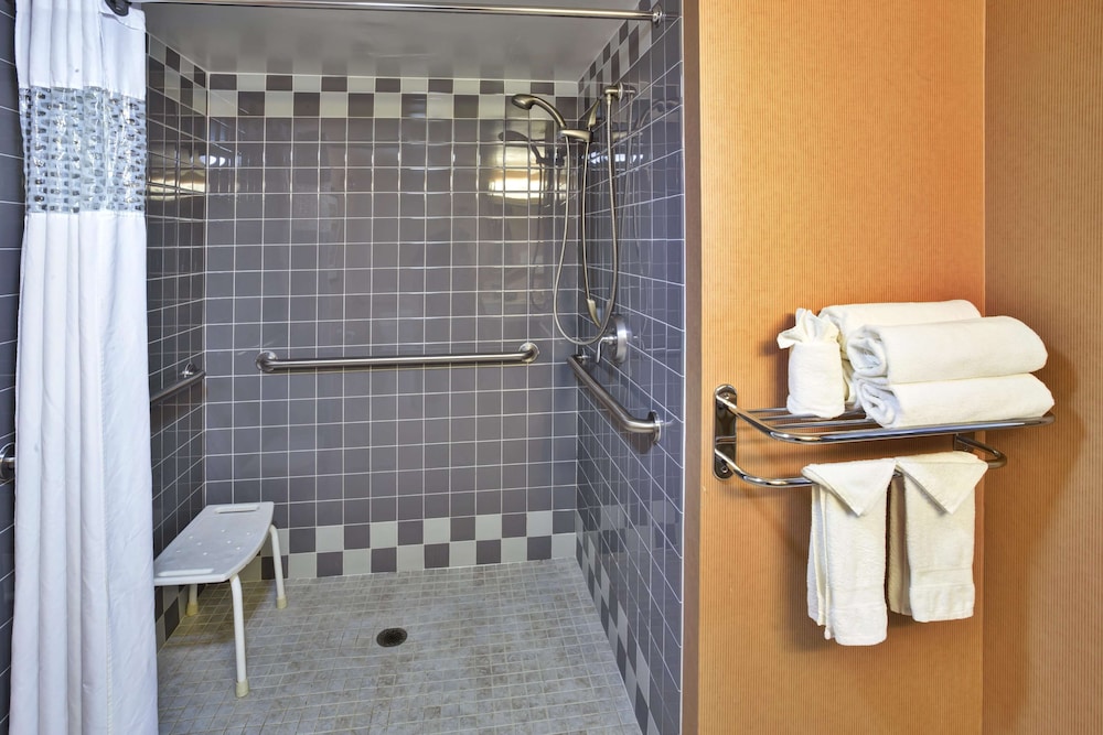 Hampton Inn Suites Richmond Virginia Center Va 24/67