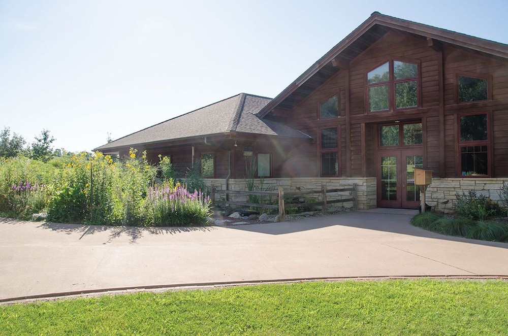 Rock Island Inn & Suites Marshalltown 48/55