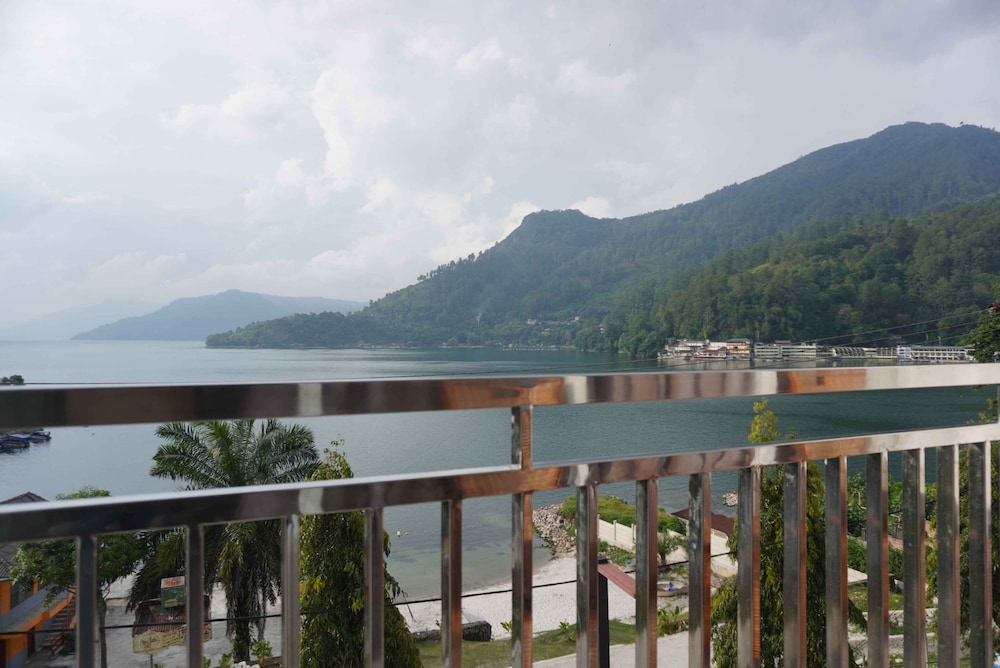 Grand Tamaro Hotel Parapat 40/49