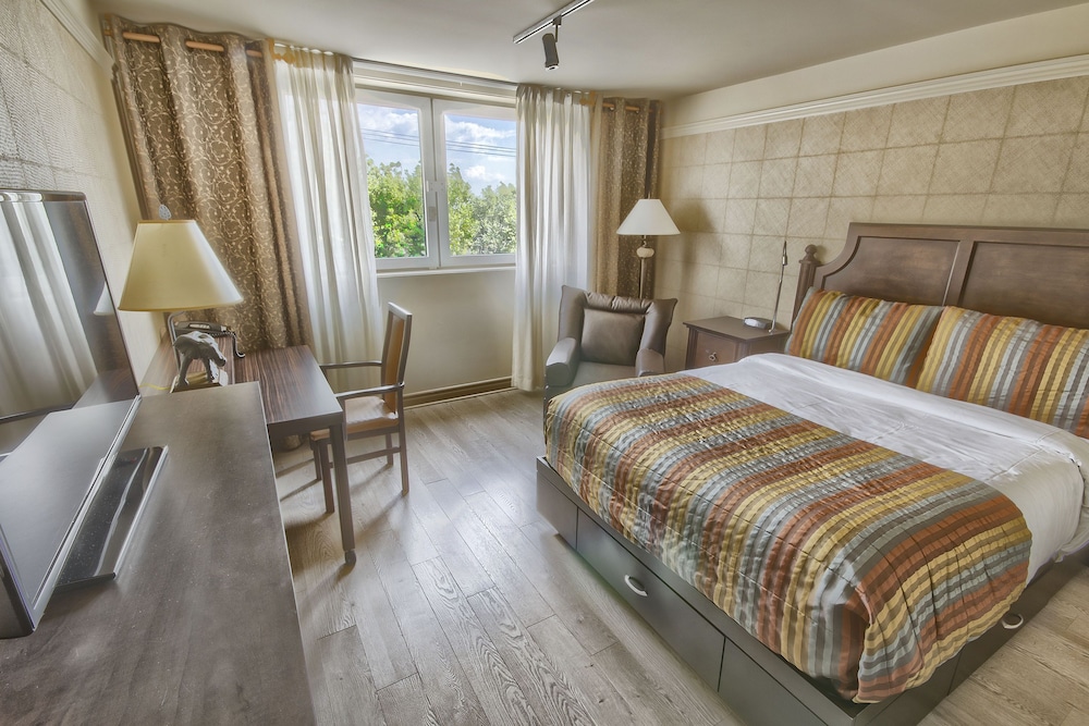L Hotel Quebec 22/80