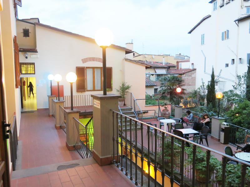 Archi Rossi Hostel 26/29