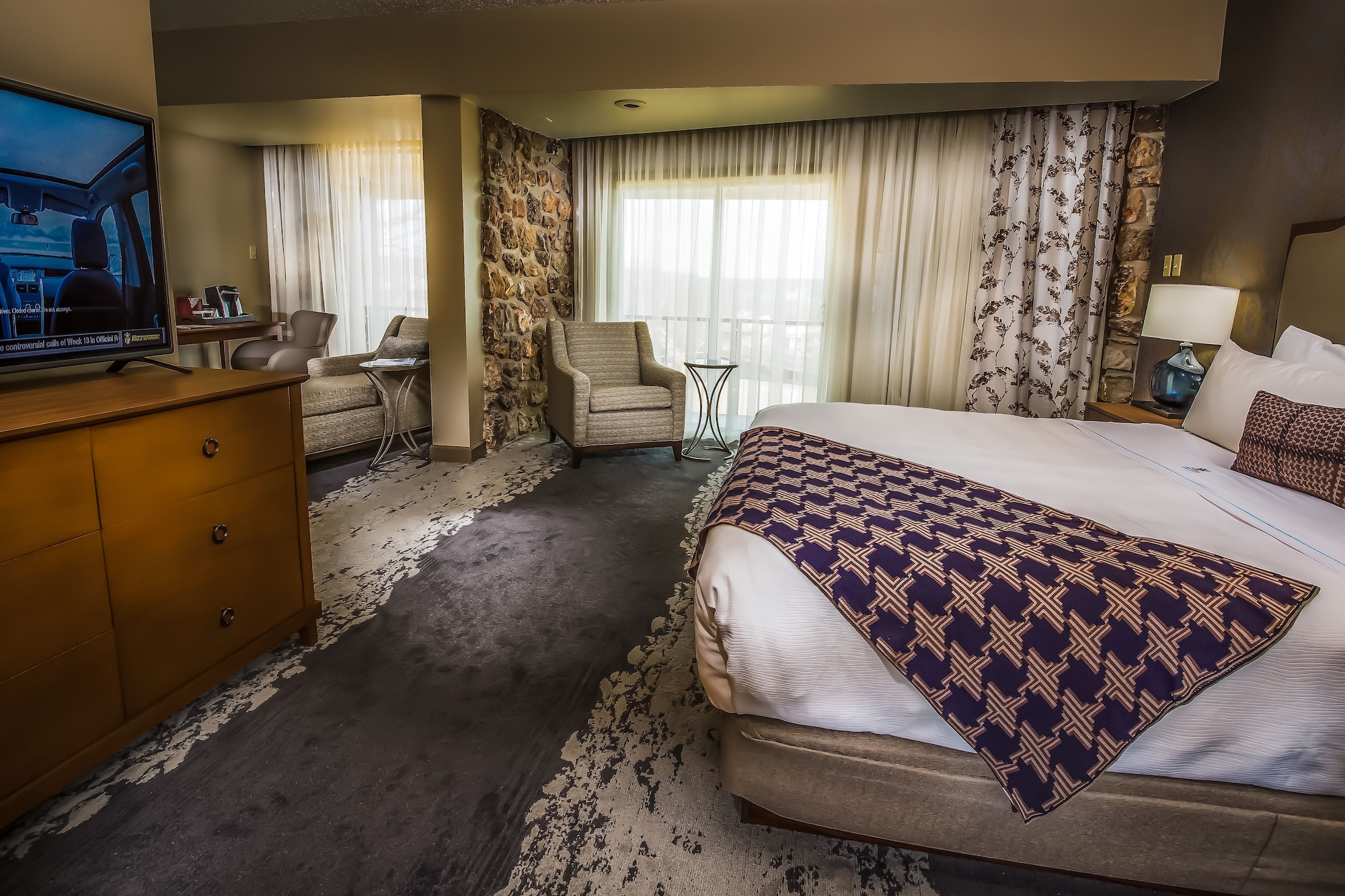 Junior Suite, King Bed, Sofa