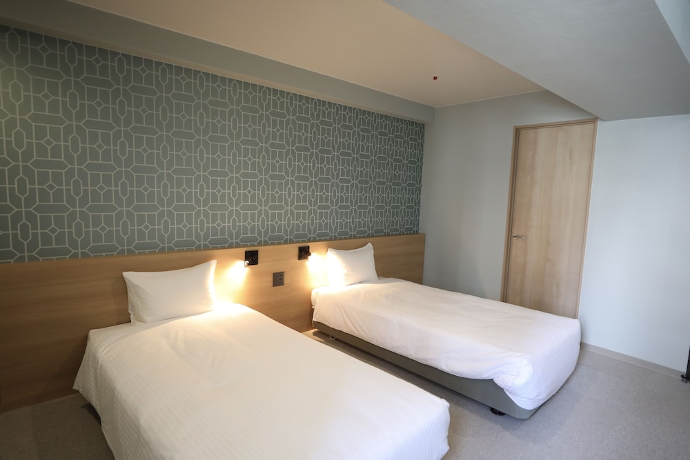 COMFORT, TWIN BEDS