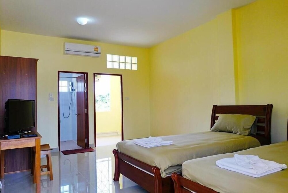 Wattana House 8/37