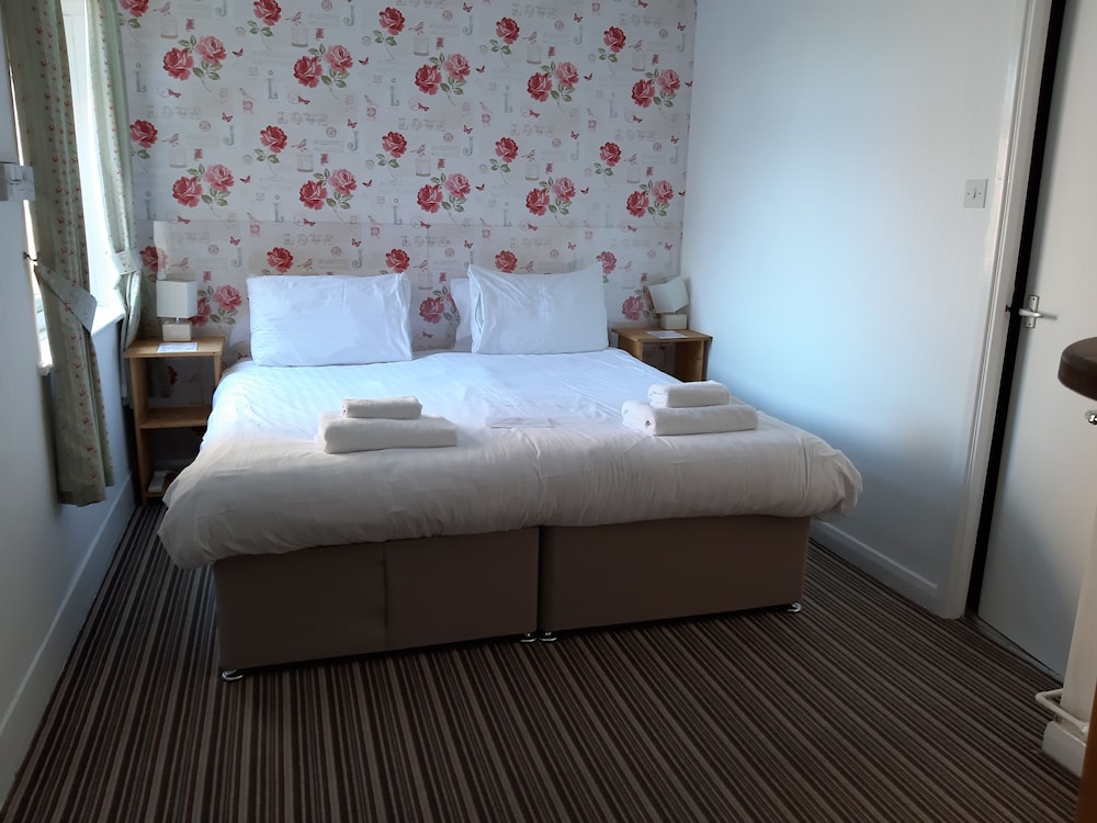 North Parade Seafront Accommodation 3/50