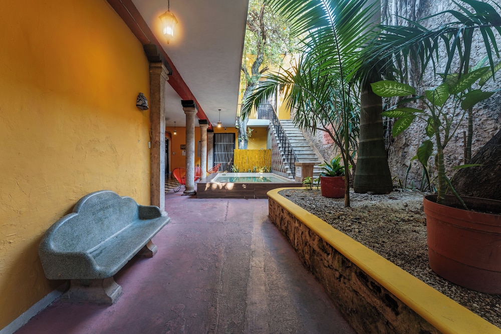 Hotel Santiago by Kavia 60/62