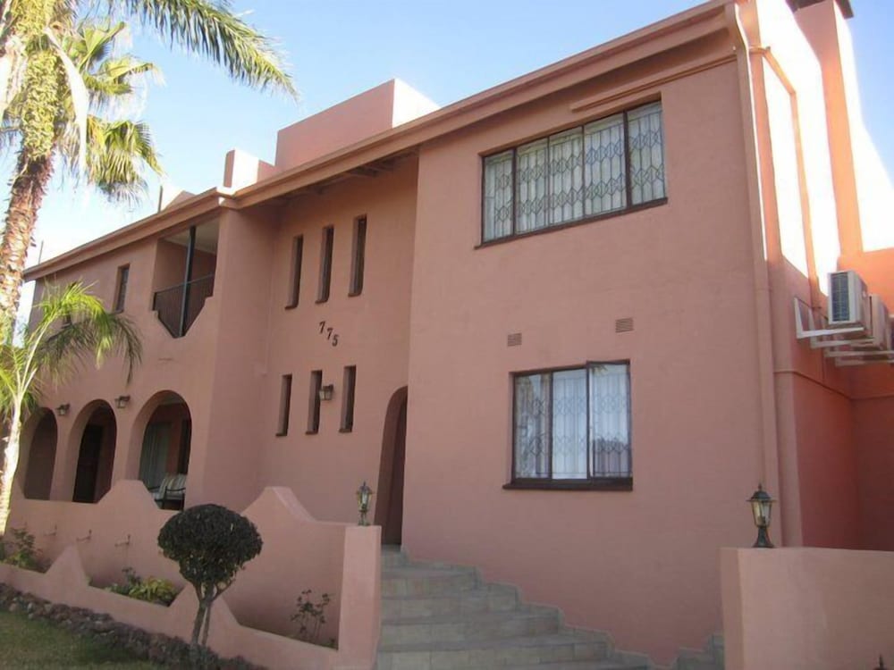 Valley View Guest House 3/46