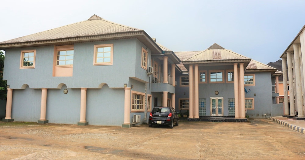 Ann's Haven Hotel & Suites 16/19