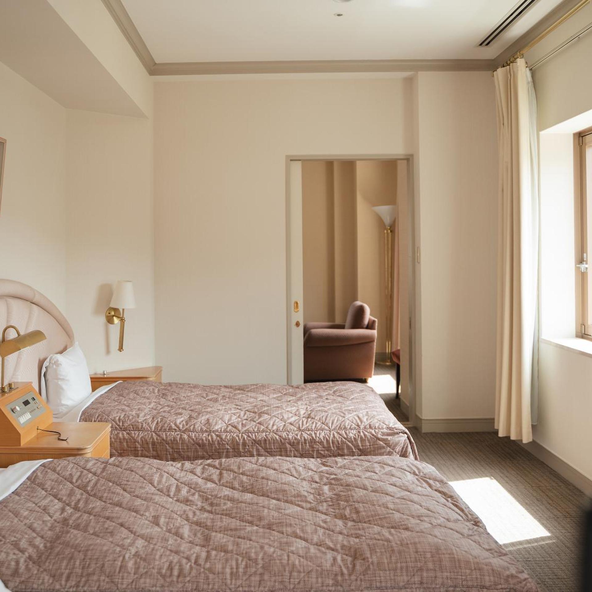 جناح جونيور، Takarazuka Washington Hotel 2/6