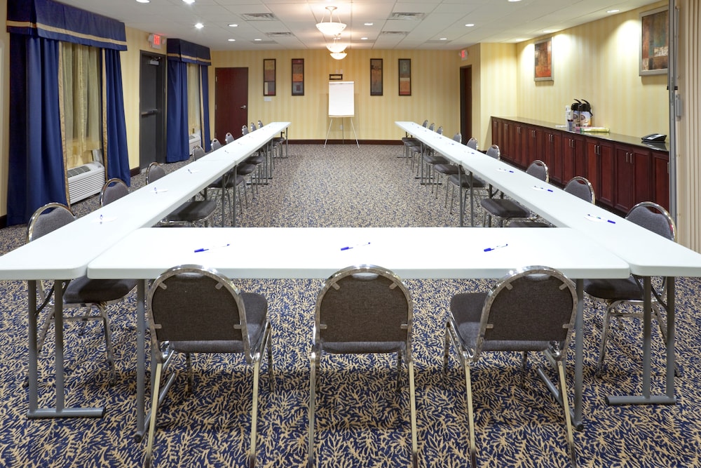 Holiday Inn Express Hotel And Suites Lubbock West 52/57