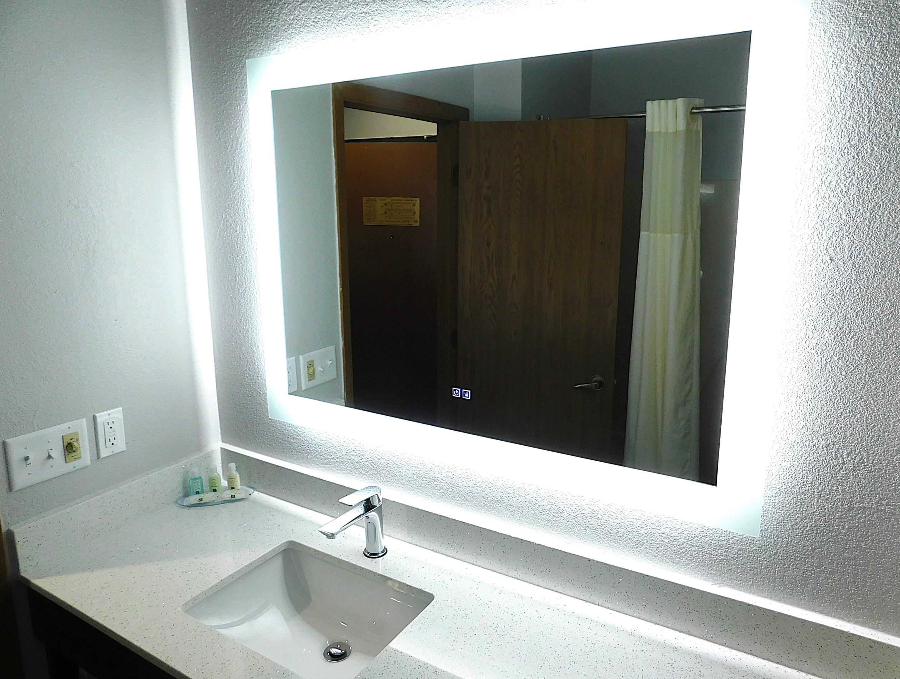 غرفة بسرير مزدوج، Quality Inn Pontiac 9/9