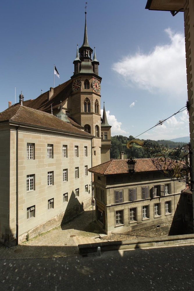 Hotel Alpha 44/47