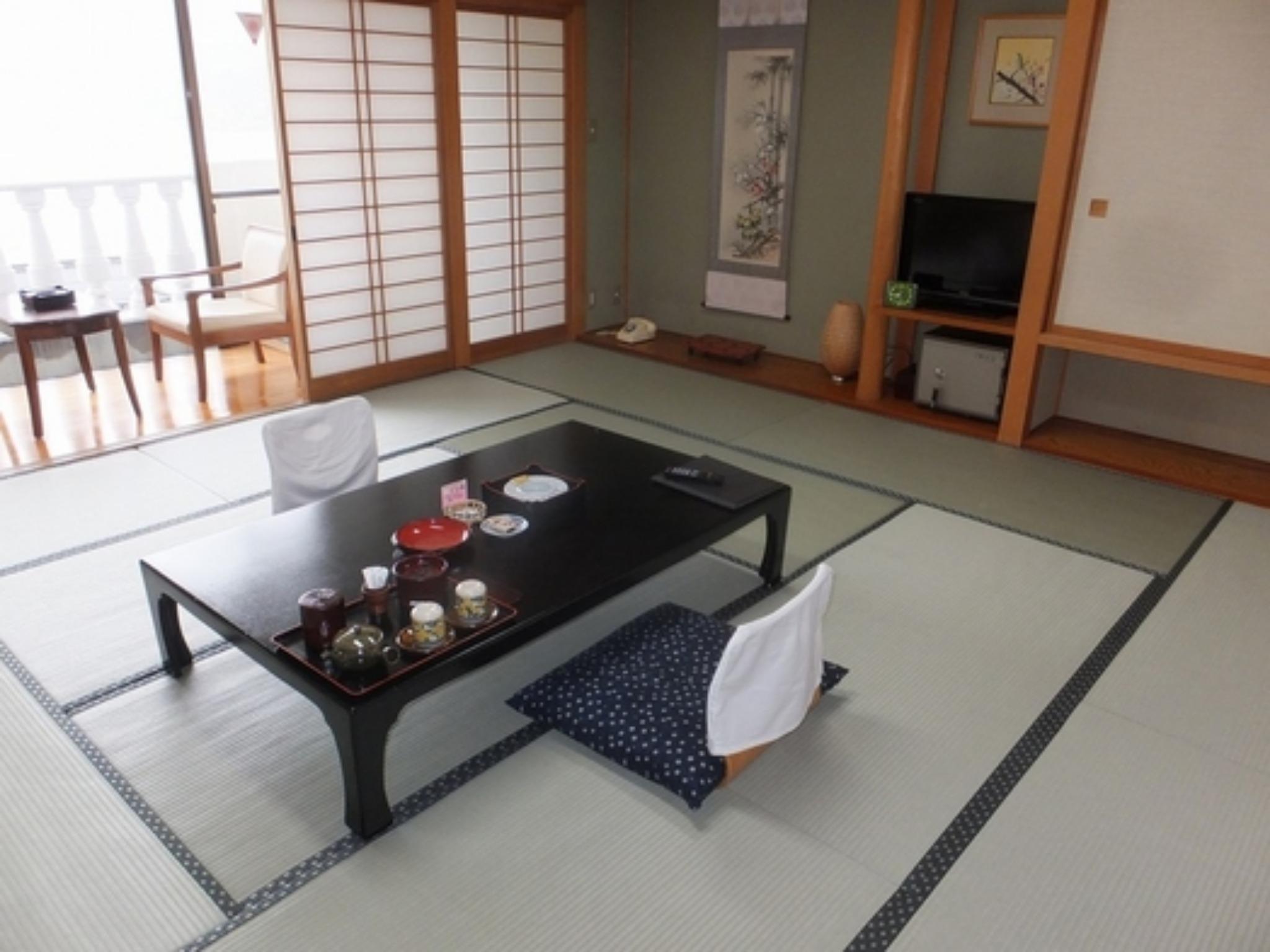 Japanese, 4 Futon Beds, Tatami, West Wing