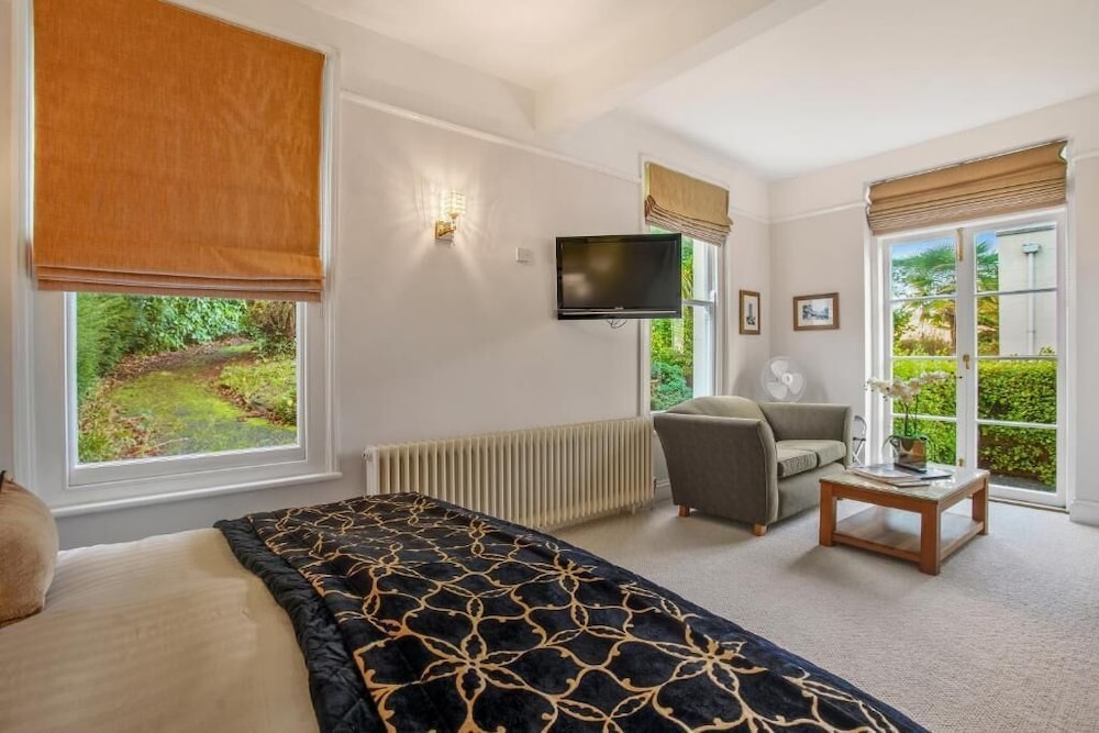 St. Elizabeth's House Hotel 19/32