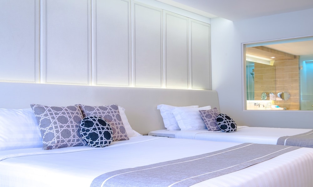 Phuket Graceland Resort & Spa 9/70