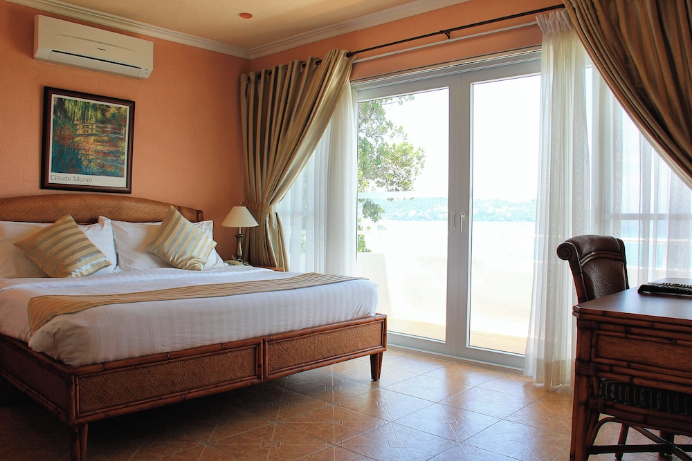 2 Bedrooms, Grand, Monaco, King and Queen Bed, Ocean View
