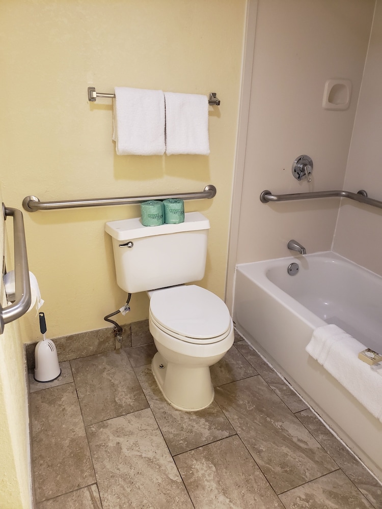 DELUXE, STUDIO, SUITE
