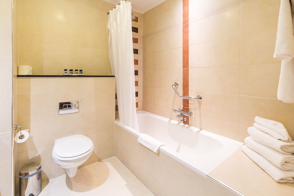 Athlone Springs Hotel 44/46