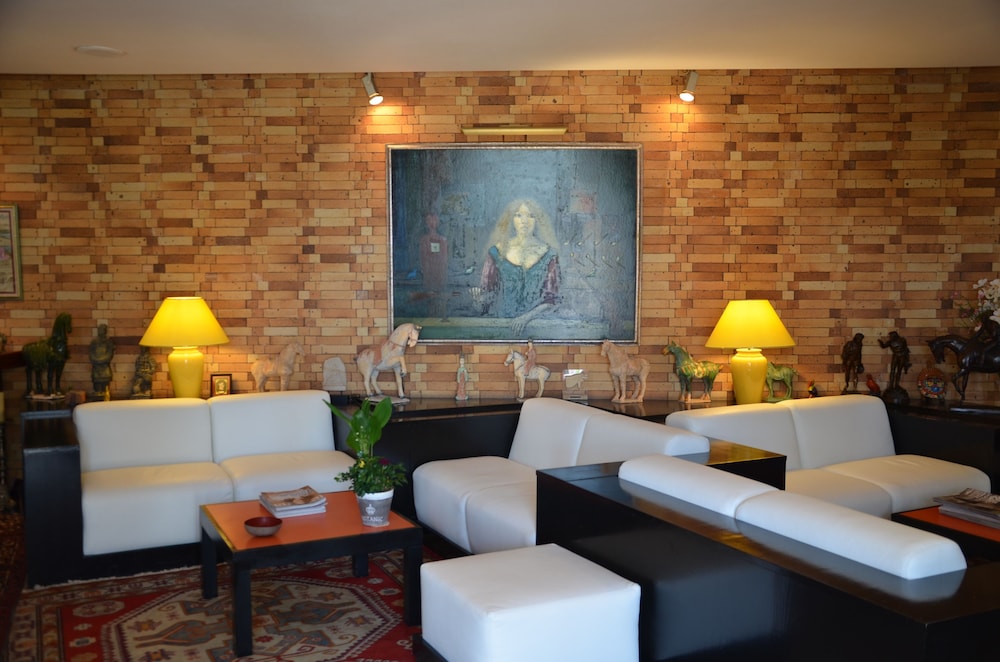 Hôtel Des Mimosas 24/47