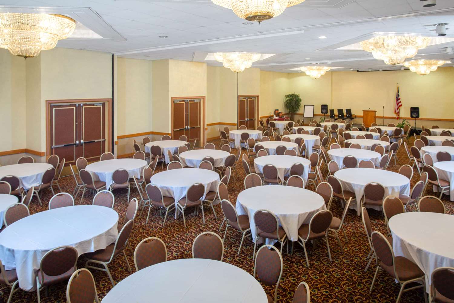 Days Inn Suites Tallahassee Conference Center I 10 Hotel 53/57