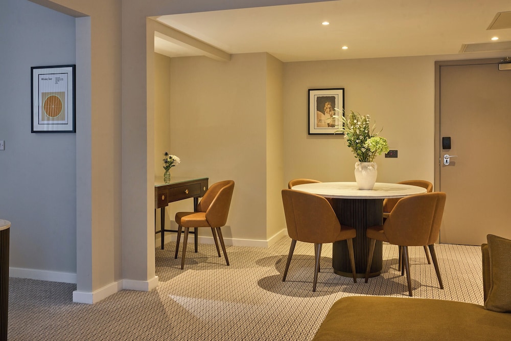 Guildford Harbour Hotel 39/49
