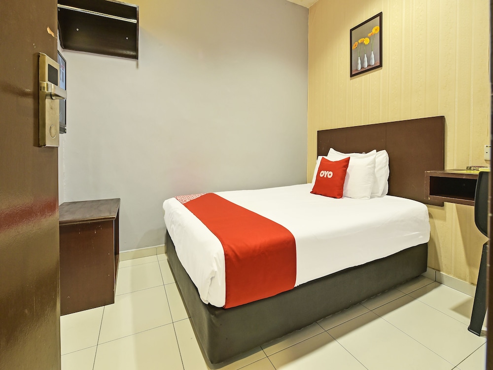 Hotel O M Three Hotel 39/55