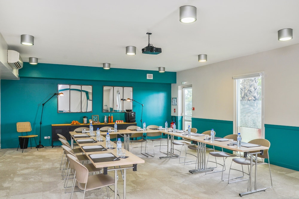 Appart City Confort Montpellier Ovalie 2 54/70