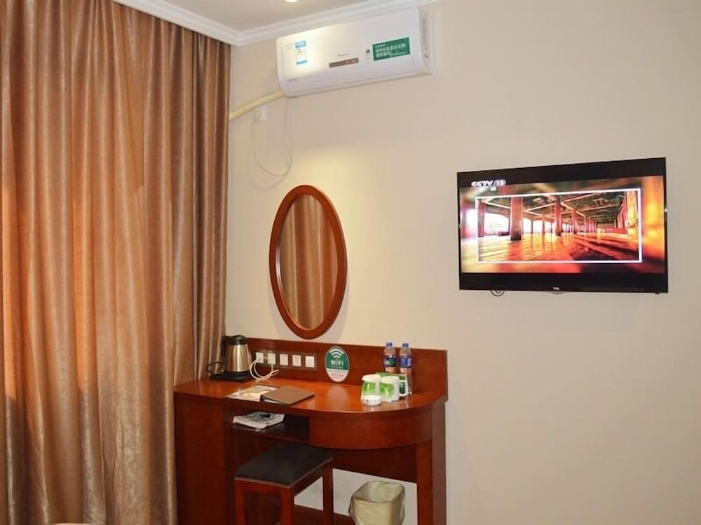 GreenTree Inn Anhui HeFei FeiDong County GuiWang Road LuZhou Medical School Business Hotel 6/50