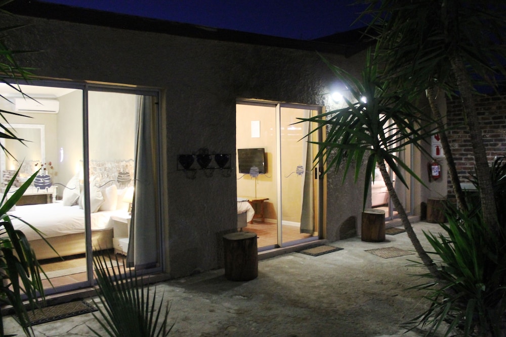 Potties Guest House 24/35