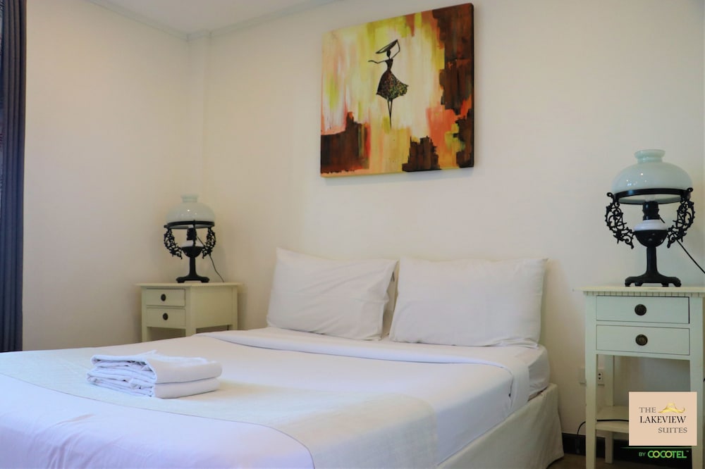 Lakeview Suites 23/68