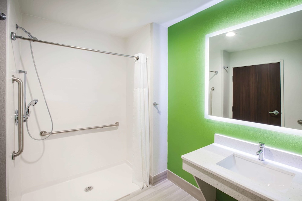 La Quinta Inn Suites By Wyndham Owasso 4/44
