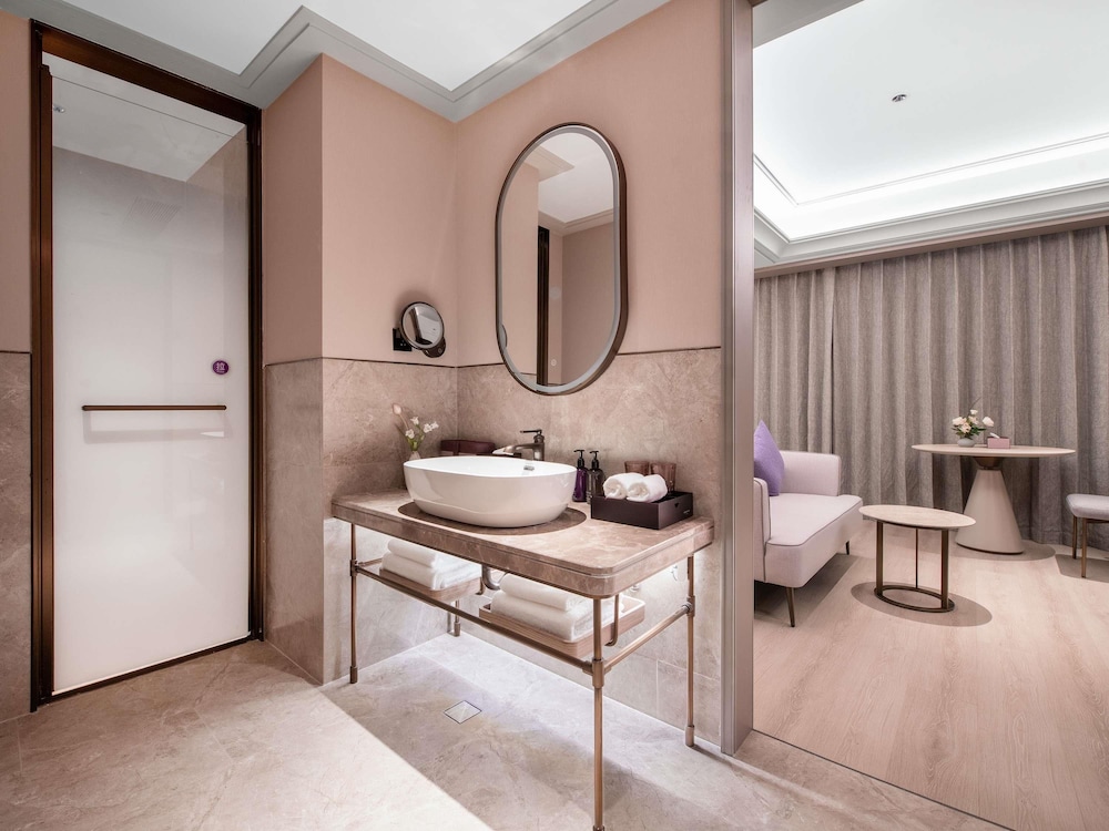 Mercure Chongqing Times Paradise Walk 50/50