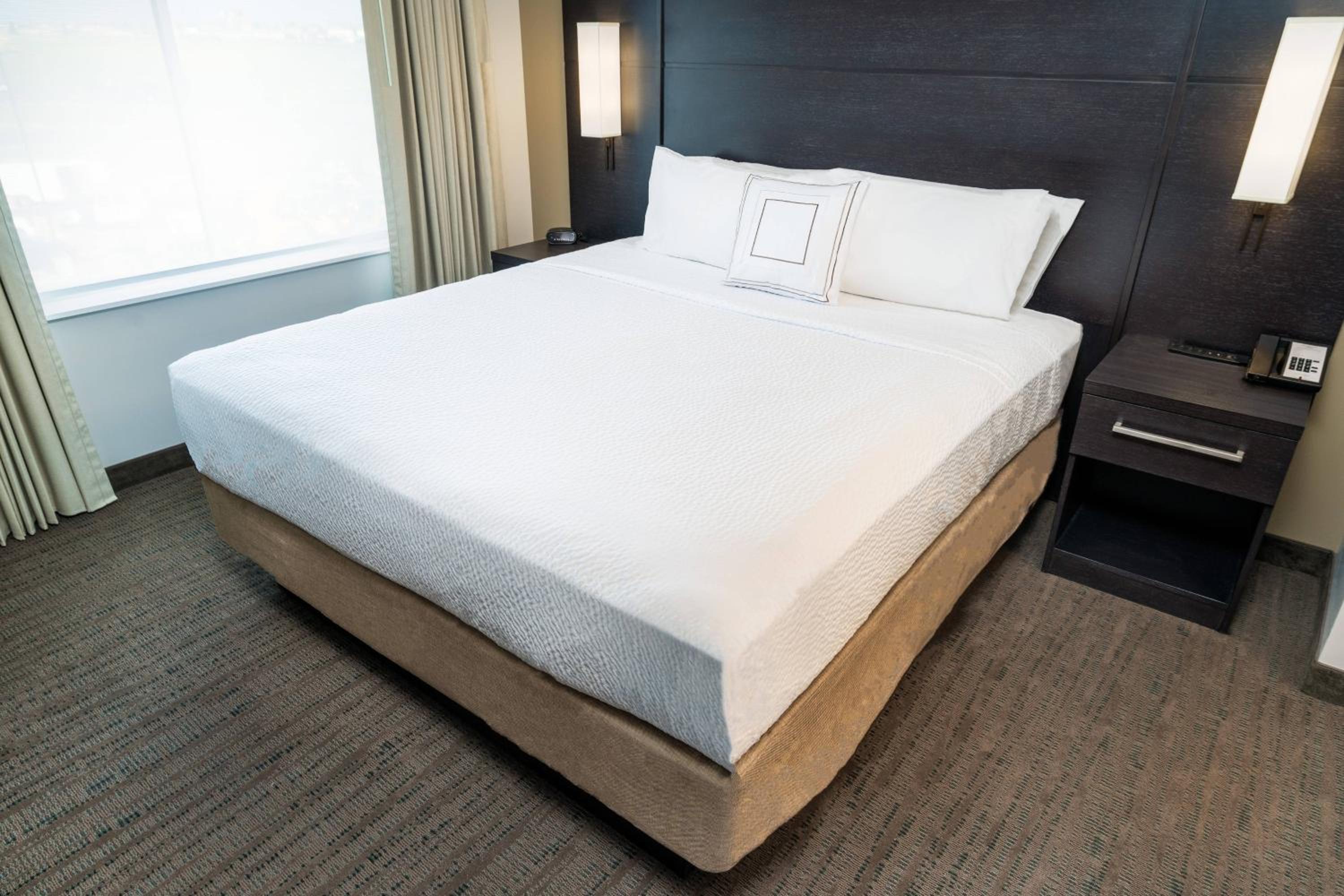 Wellness, King Bed, Sofa