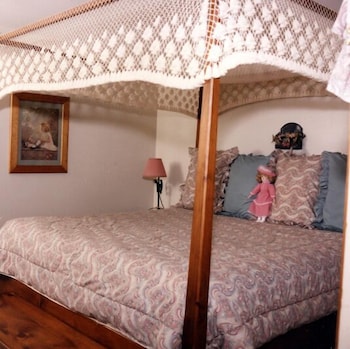 Snyder Apos S Shoreline Inn 23/73