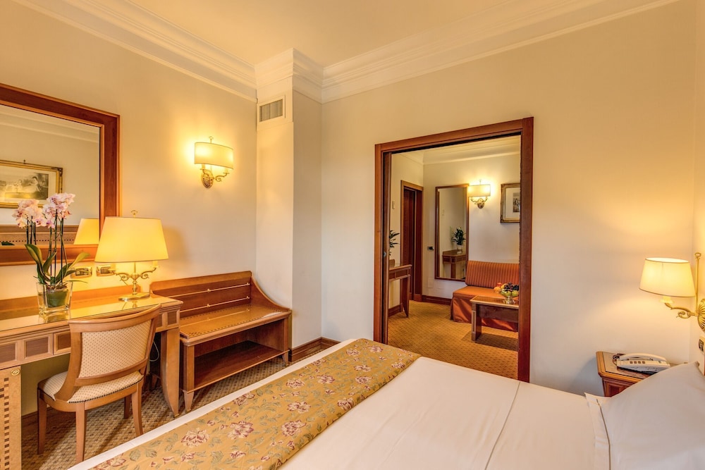 ROOM, QUADRUPLE