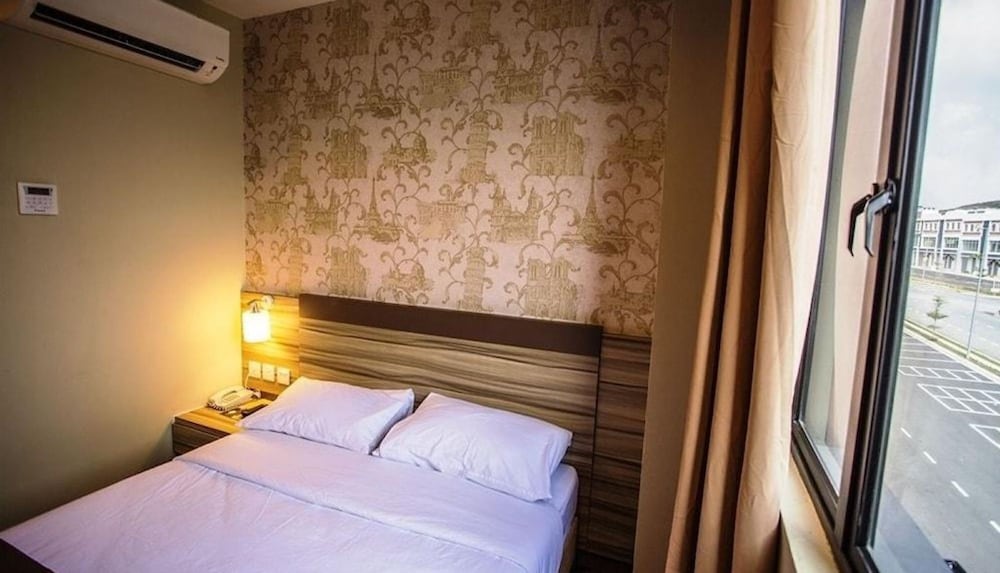Hotel Zamburger Victory City 6/30