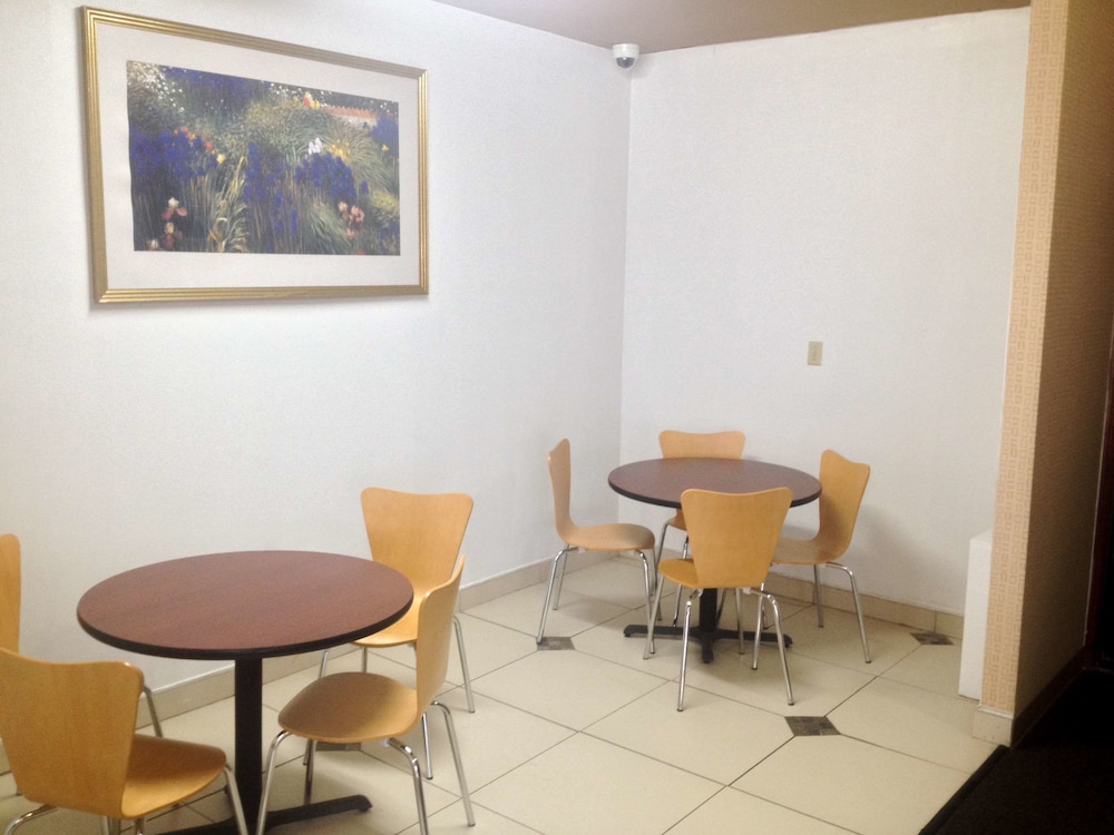 Motel6 Seaford, DE 54/66