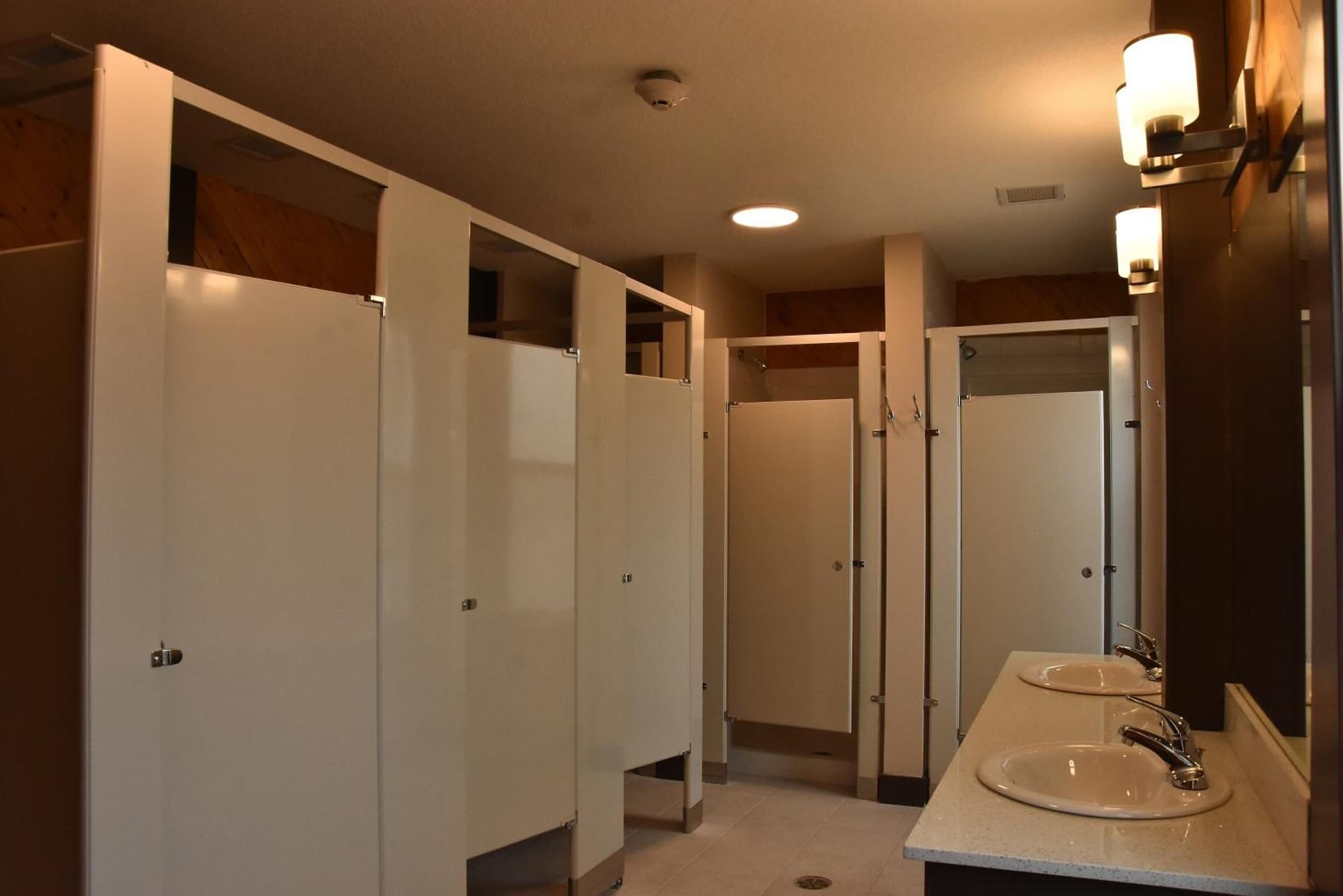 MIXED DORM, 8 BEDS