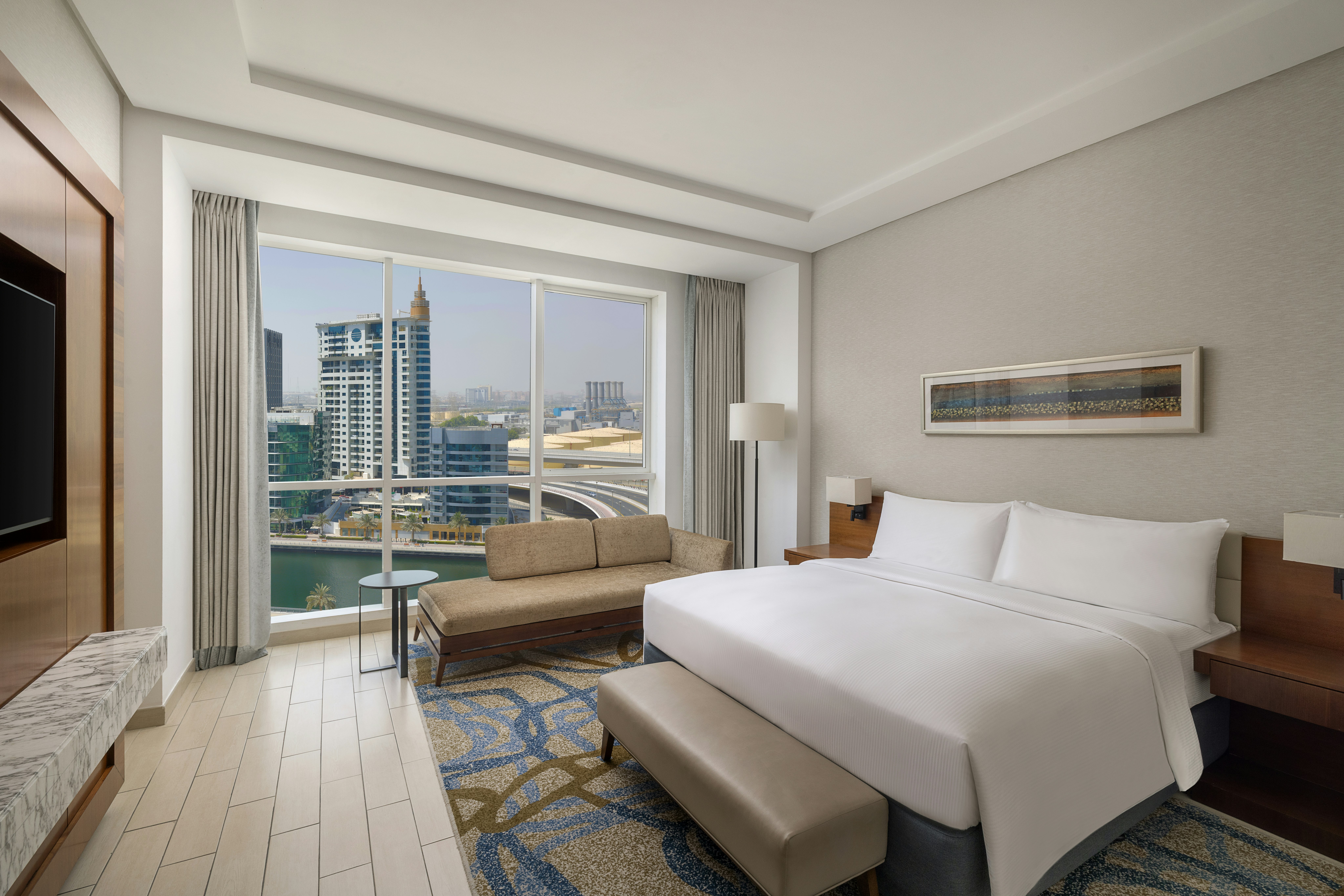 1 BEDROOM, SUITE, CITY VIEW