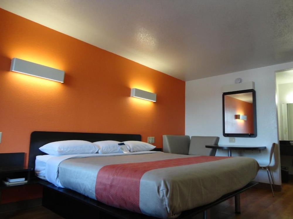 Motel6 Round Rock, TX 30/57