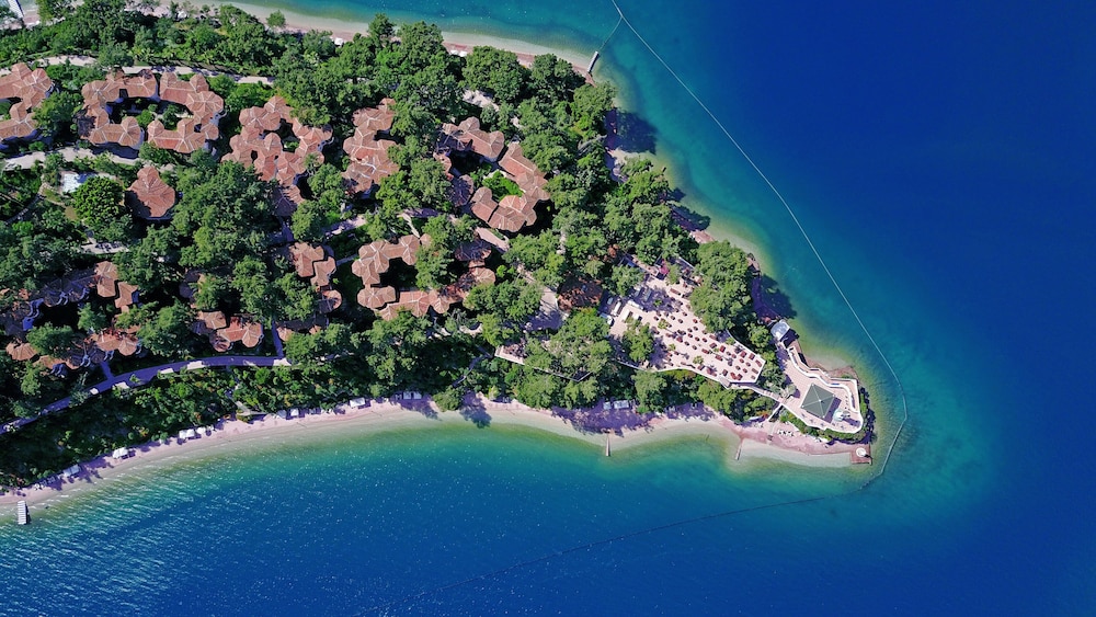 Club & Hotel Letoonia 65/71