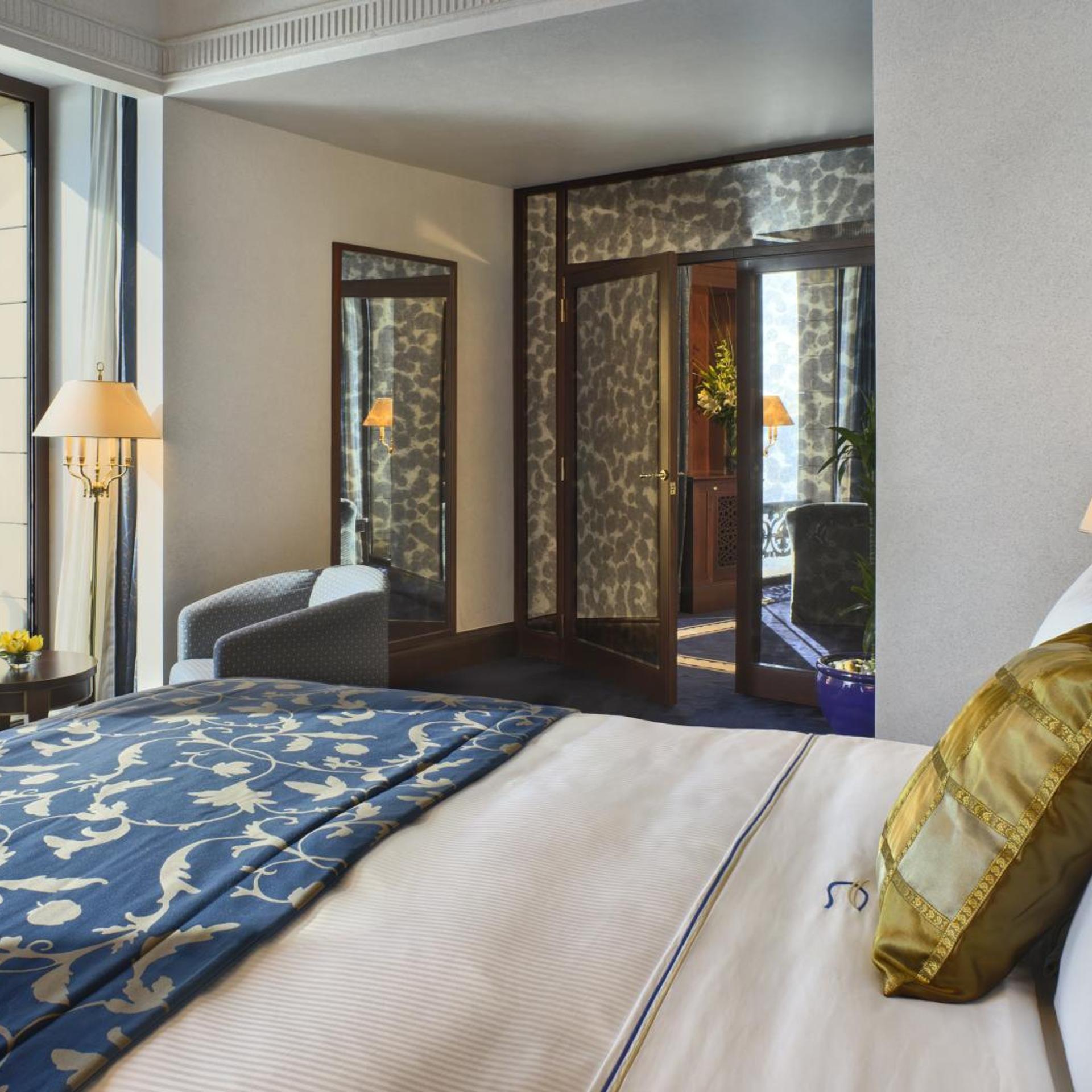 Rosewood Suite King