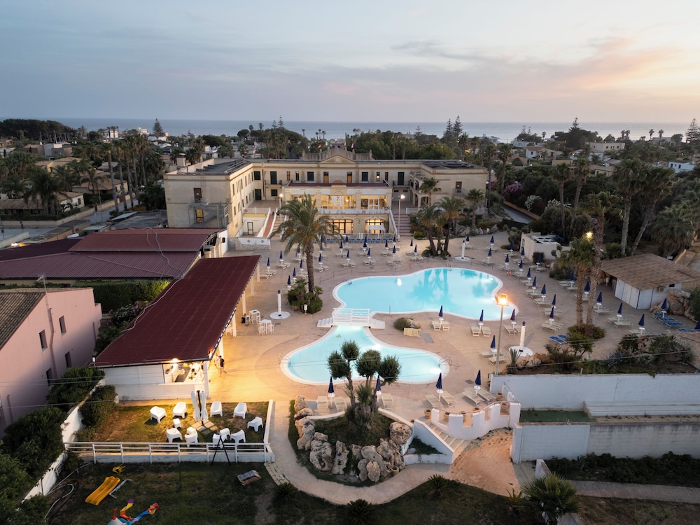 Delfino Beach Hotel in MARSALA