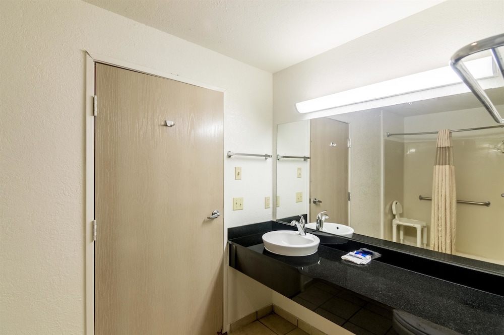 Motel6 Oklahoma City, OK 15/55