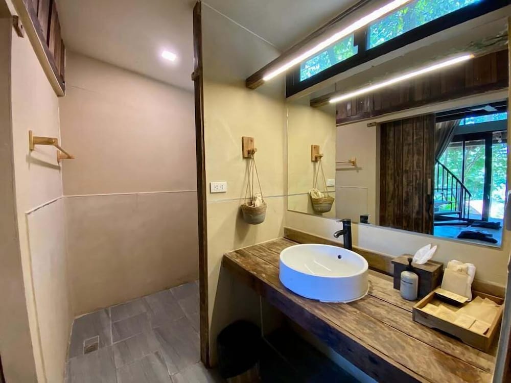 Tolani Resort Kohkood 49/50
